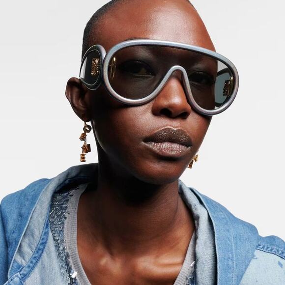 New, LOEWE Sunglasses LW40108I 05X Authentic - Picture 12 of 13